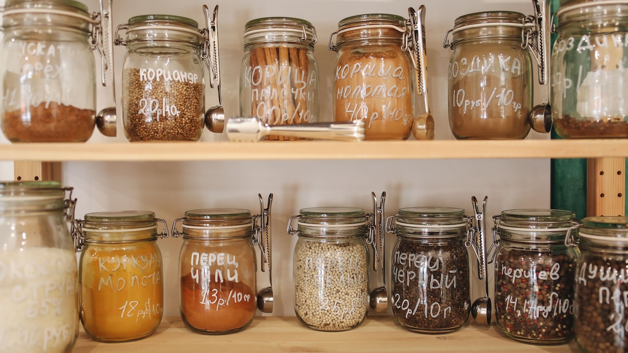 Which spice containers do you want to grab at affordable prices? Which spice containers do you want to grab at affordable prices?