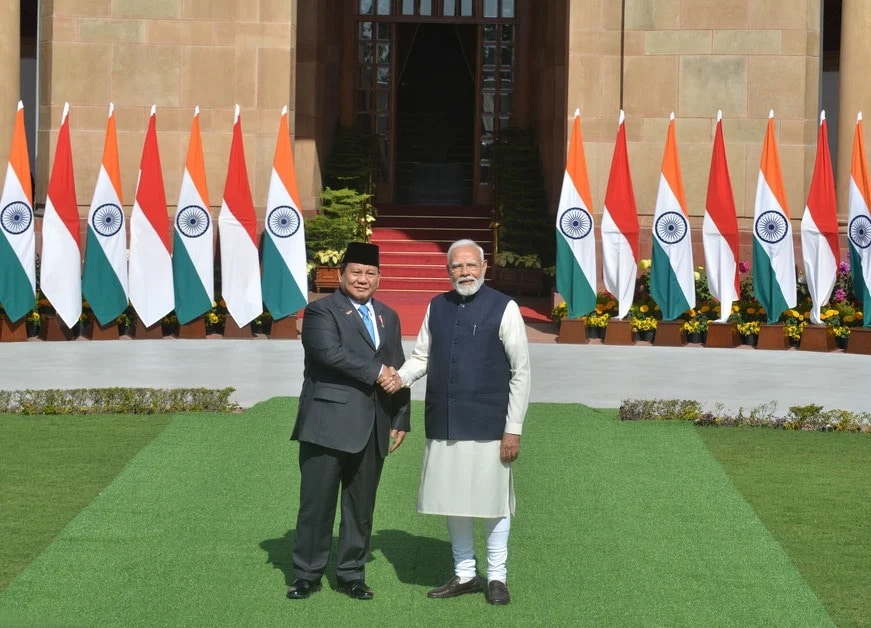 प्रधानमंत्री नरेंद्र मोदी और इंडोनेशिया के राष्ट्रपति प्रबोवो सुबियांतो प्रधानमंत्री नरेंद्र मोदी और इंडोनेशिया के राष्ट्रपति प्रबोवो सुबियांतो