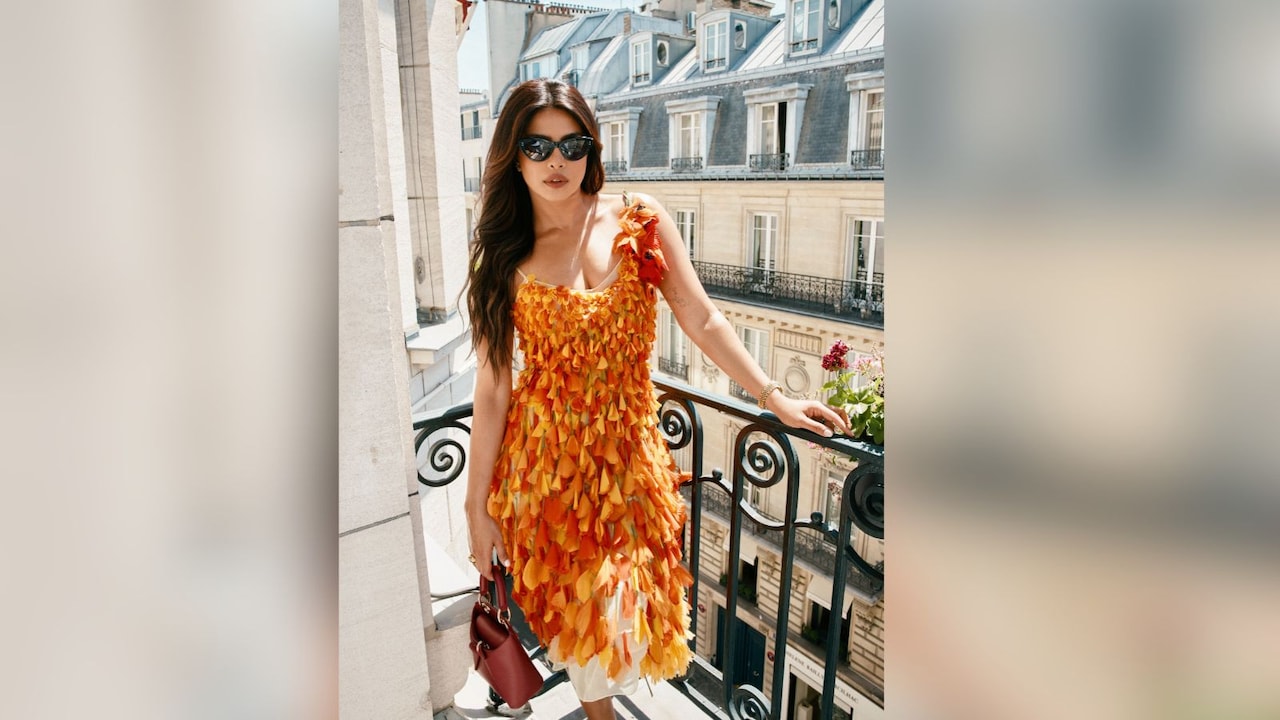 पेरिस में देसी गर्ल का जलवा, Dior की फ्लोरल ऑरेंज ड्रेस में प्रियंका चोपड़ा ने बिखेरा जलवा, निक जोनस हुए दीवाने