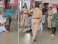 'थोड़ी तो सेल्फ रिस्पेक्ट रखो...' महिला के पैर पकड़कर गिड़गिड़ाया युवक, रेलवे प्लेटफॉर्म पर हुआ हाई वोल्टेज ड्रामा