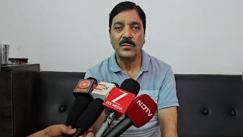 अवधेश नायक के घर पर टिकी दतिया उपचुनाव की सबसे बड़ी सियासी नजर,&nbsp;BJP प्रत्याशी से की थी मुलाकात