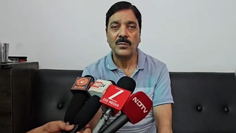 अवधेश नायक के घर पर टिकी दतिया उपचुनाव की सबसे बड़ी सियासी नजर,&nbsp;BJP प्रत्याशी से की थी मुलाकात