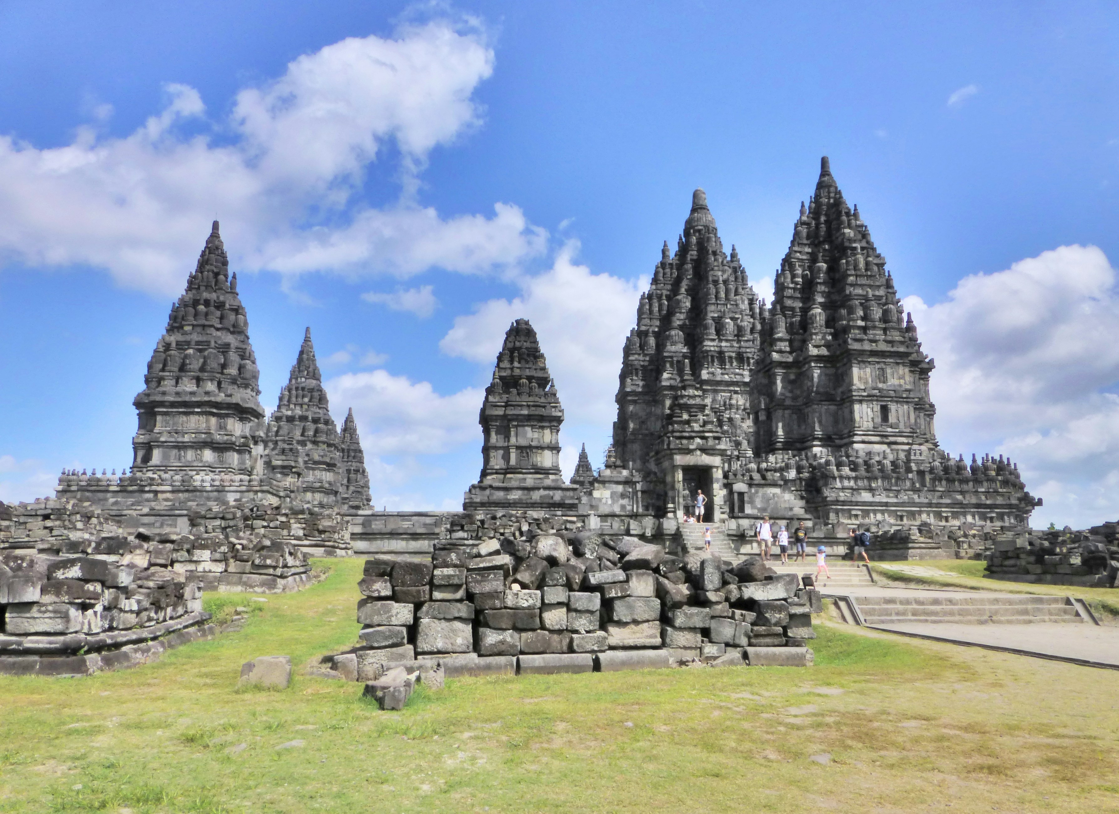 The first thing visitors notice about Prambanan is its striking vertical design. The first thing visitors notice about Prambanan is its striking vertical design.