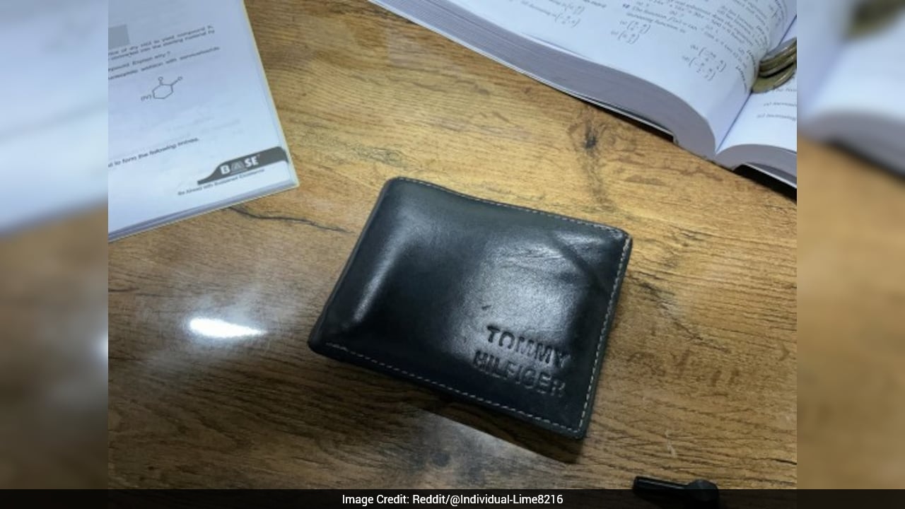 College Student Loses Wallet In Bengaluru State Bus, 'Kind Soul' Conductor Returns It Day Later