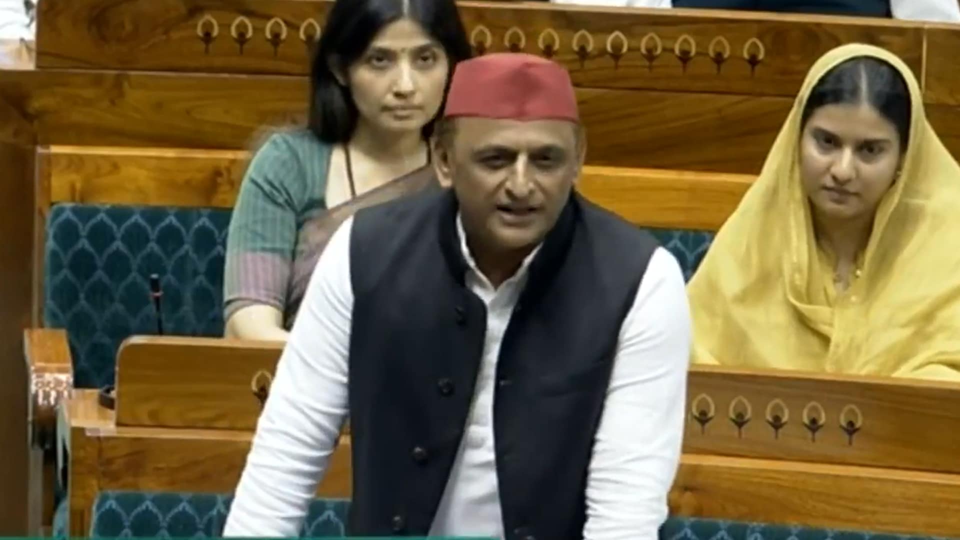 Akhilesh Yadav's "Sarkaar Bhi Jhukti Hai" Jibe At Centre Over CJP Protests