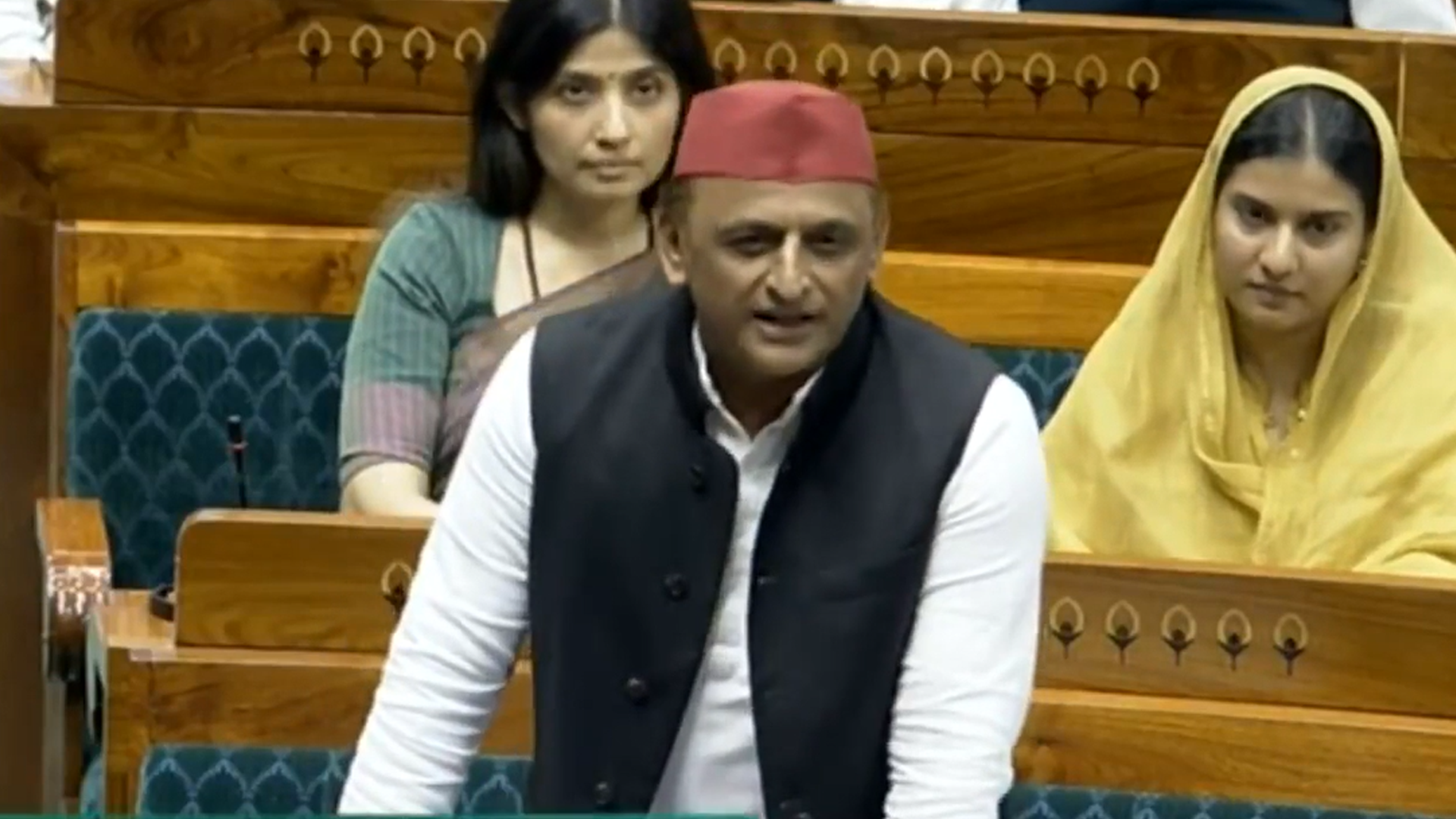 Akhilesh Yadav's "Sarkaar Bhi Jhukti Hai" Jibe At Centre Over CJP Protests