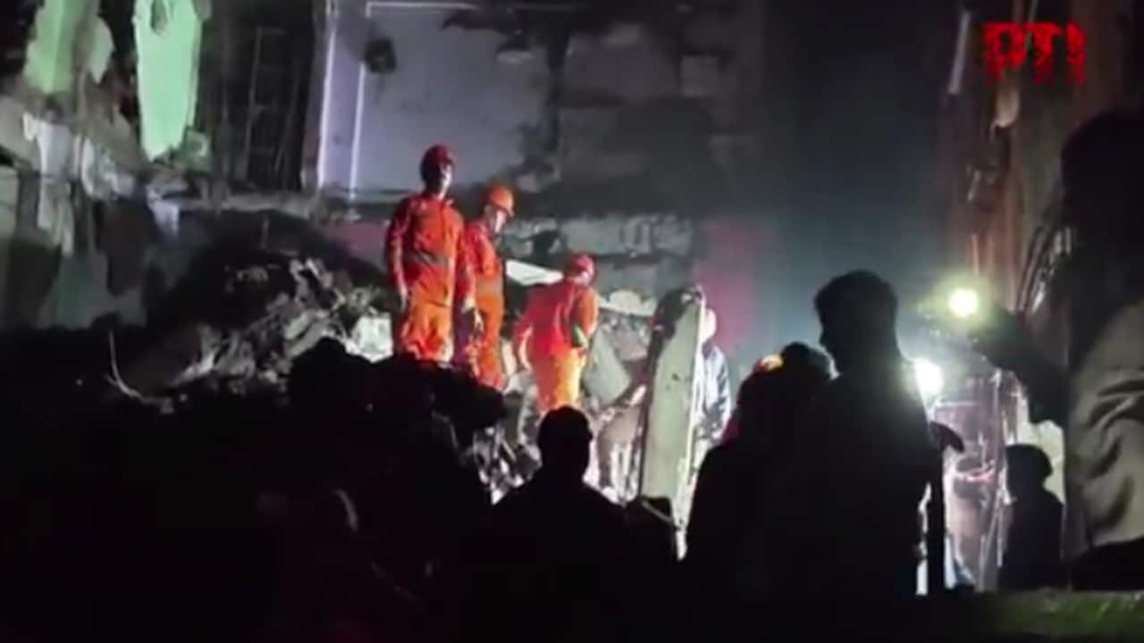 Thane: Four-Storey Building Partially Collapses In Bhiwandi, Several People Feared Trapped