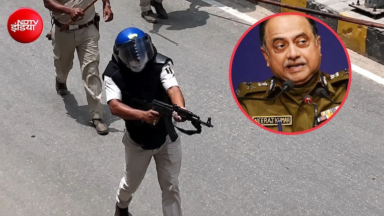 प्रदर्शन के दौरान AK-47 जैसे हथियार रख सकती है पुलिस? पूर्व दिल्ली पुलिस कमिश्नर ने बताया नियम