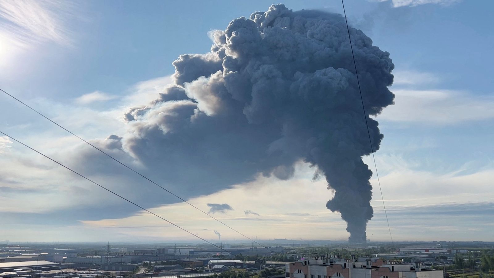 At Least 17 Killed As Russia, Ukraine Exchange Deadly Long-Range Strikes