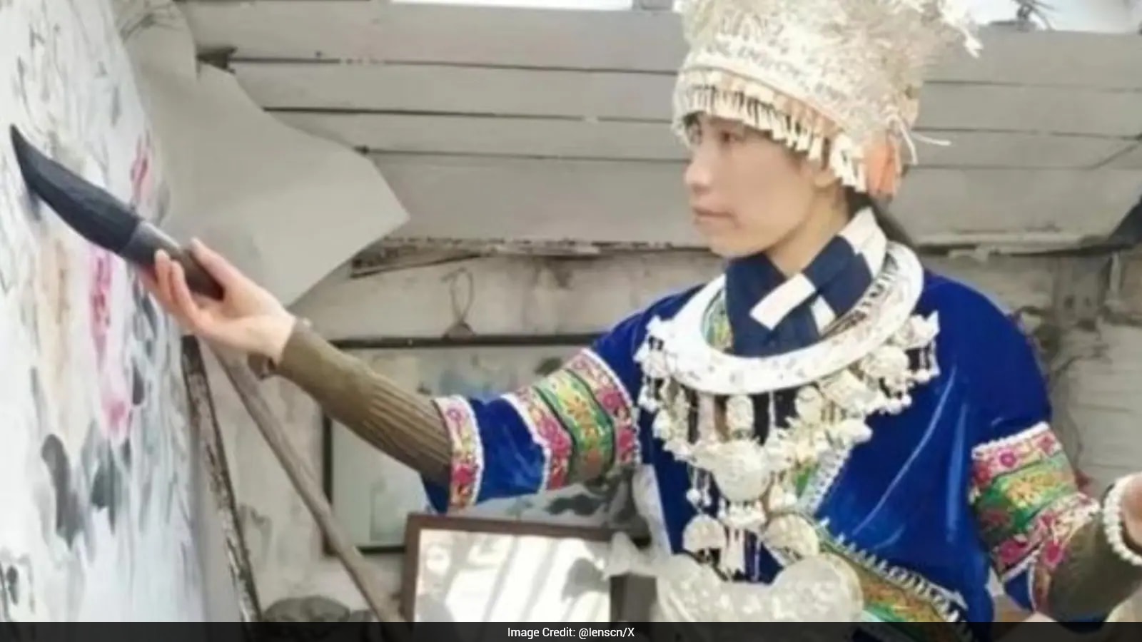 Chinese Woman Nearly Cremated After Coma Rebuilds Life Through Painting