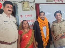 जिस थाने के स्टाफ का कपड़ा धोती है मां, वही के अधिकारियों ने बेटे को किया सम्मानित, गुदड़ी के लाल का कमाल