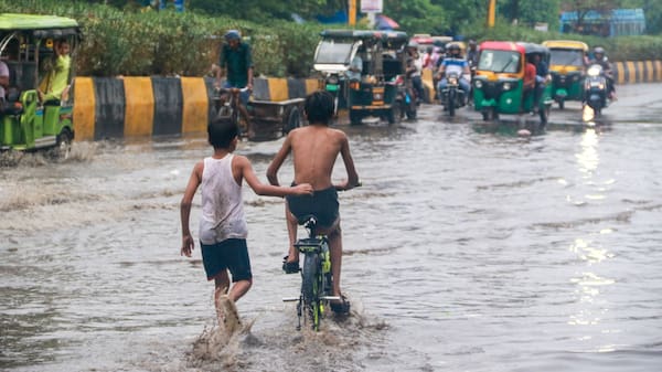 आंधी-तूफान और बारिश... दिल्ली-यूपी में 4 दिन IMD अलर्ट, उत्तराखंड, हिमाचल से राजस्थान तक भारी बरसात