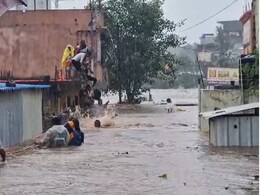 Alandi News: इंद्रायणी नदीला महापूर! आळंदीत तब्बल 250 नागरिक अडकले; सर्व पूल बंद