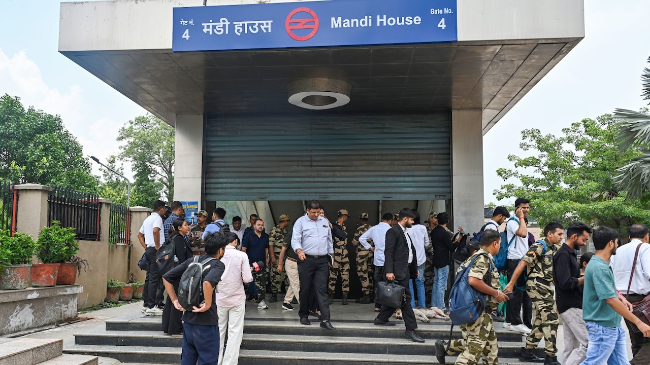 CJP प्रदर्शन के बीच दिल्ली मेट्रो ने मंडी हाउस और केंद्रीय सचिवालय स्टेशन को खोला