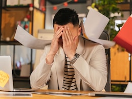 'I Would Go Into Hyper-Alert Mode': Man Reveals Manager's Online Status Triggered Workplace Anxiety