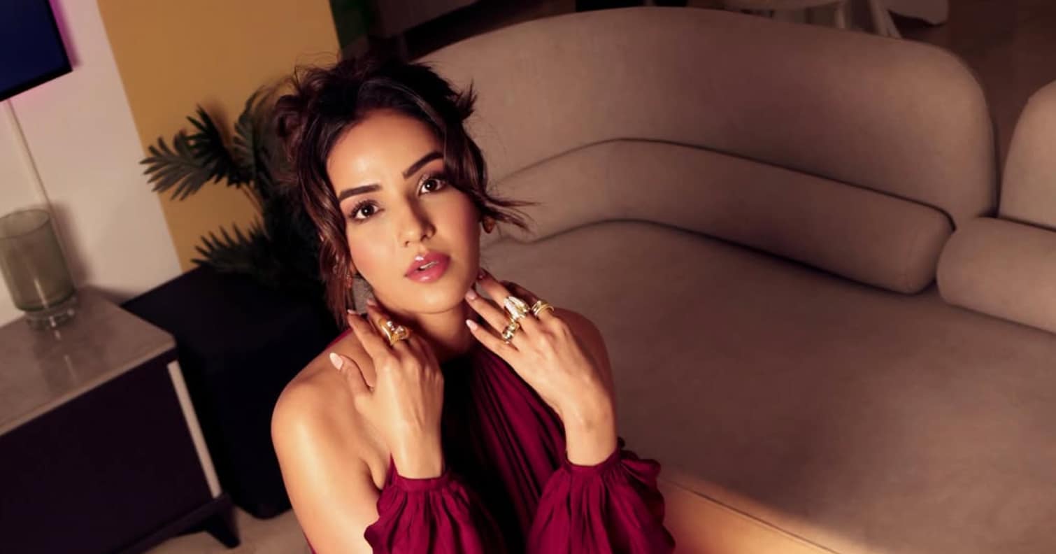 Jasmin Bhasin Says Marriage Plans Are “Nobody’s Business” Amid Aly Goni Rumours