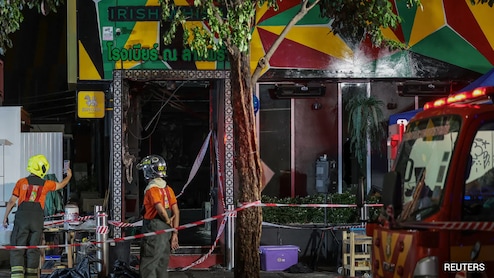Bangkok Pub Fire: बँकॉक हादरले! पबमध्ये शॉर्ट सर्किटमुळे भीषण आग; 30 जणांचा होरपळून मृत्यू