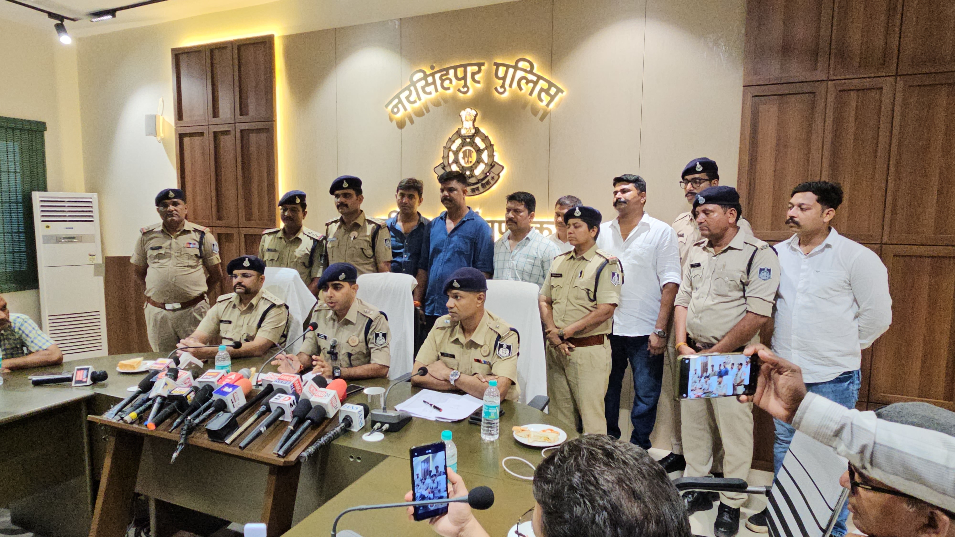 Narsinghpur Accident Turn Brutal Murder: पुलिस को गिरफ्त में आरोपी. Narsinghpur Accident Turn Brutal Murder: पुलिस को गिरफ्त में आरोपी.