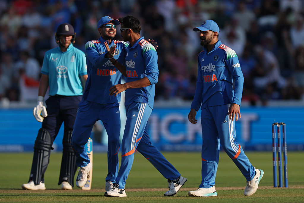 2nd ODI LIVE: India Eye Dramatic Comeback After Kohli's Catch; Root On Cusp Of 100