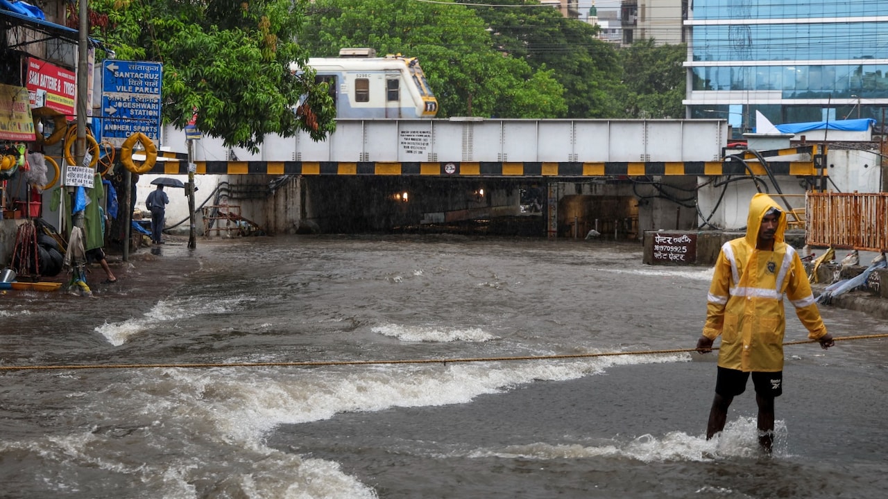 Mumbai Rains (Photo: PTI) Mumbai Rains (Photo: PTI)