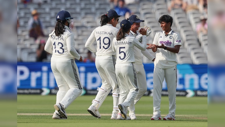 IND Women vs ENG Women: पहले दिन का खेल खत्म, भारत ने मेजबान टीम को दे दिया है पहला झटका
