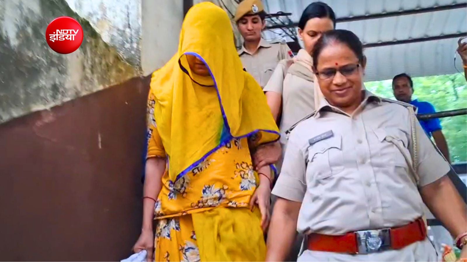 आरोपी मकान मालिक महिला, बेटे और सहयोगियों के खिलाफ मामला दर्ज किया गया है