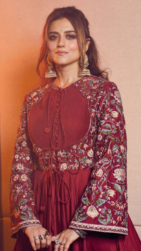 Ridhi Dogra Stuns In Maroon Ethnic Look
