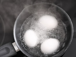 Egg Boiling Hacks: अंडी उकडताना फुटत असतील तर पाण्यात टाका हा पदार्थ; वाचा सोपी ट्रिक