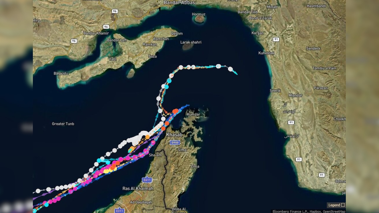 Tankers U-Turn In Hormuz, With Some Taking Iran Route Instead