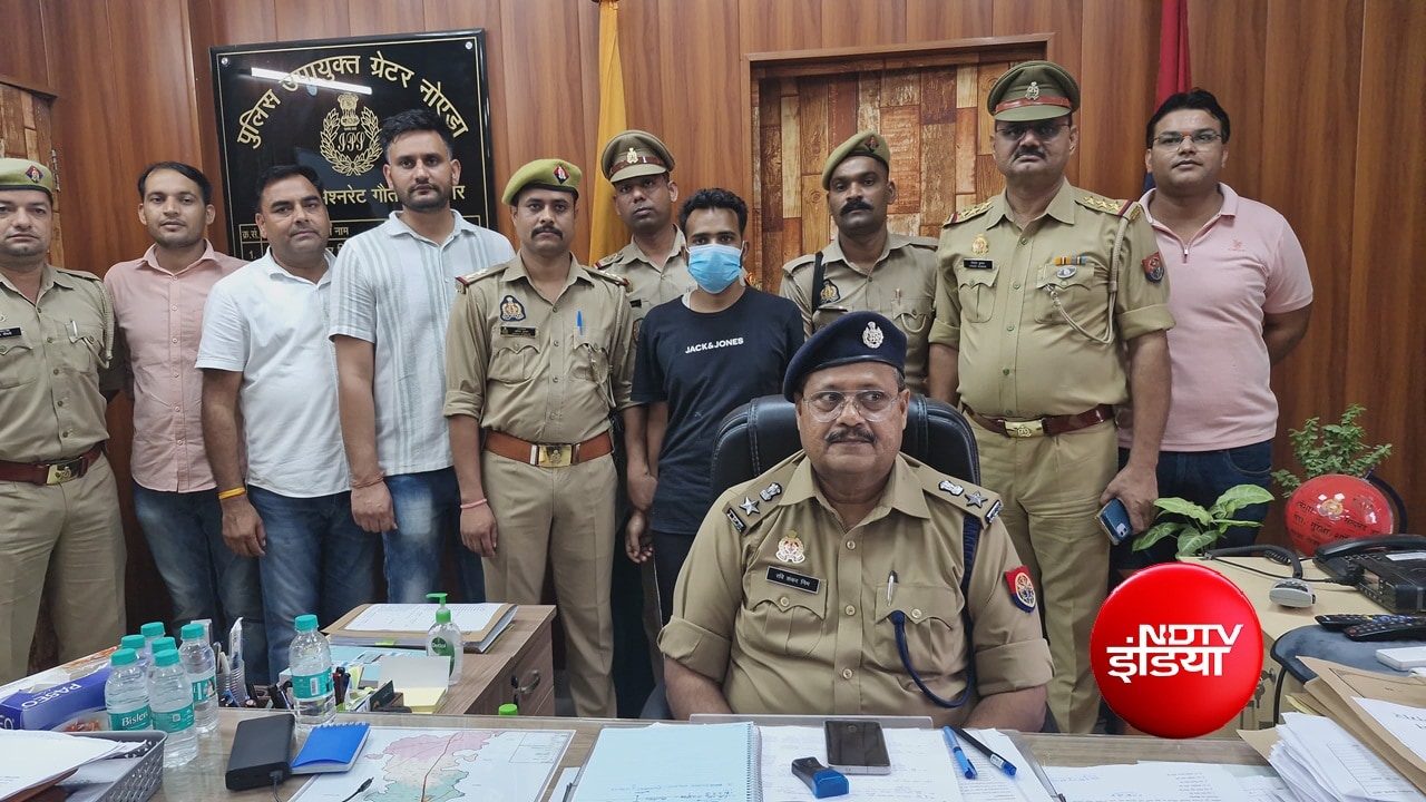 100 चाबियों के साथ शातिर चोर को देख पुलिस हुई हैरान; बंद मकान थे निशाने पर, 12 लाख के जेवर और गांजा बरामद