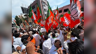 पटना में प्रदर्शन के दौरान आपस में भिड़े कांग्रेस-बीजेपी कार्यकर्ता, जमकर चली लाठियां