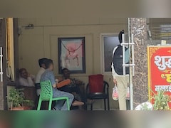 पर्सनल मोबाइल नंबरों के क्यूआर कोड पर हो रहा था ट्रांजैक्शन, GST टीम का छापा