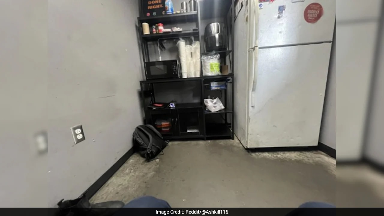 Manager Removes Chair, Benches From Break Room, Employee Calls It 'Toxic Work Environment'