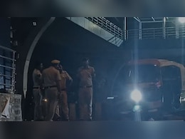 द&zwj;िल्&zwj;ली के केशवपुरम में युवती के स&zwj;िर में गोली मारकर हत्&zwj;या, सहकर्मी ने द&zwj;िया वारदात को अंजाम