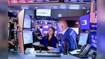 Wall Street Highlights: S&P 500, Nasdaq Notch Best Quarter Since 2020