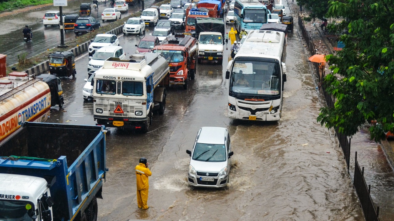 Mumbai Rains (Photo: PTI) Mumbai Rains (Photo: PTI)