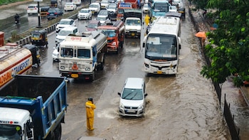 Navi Mumbai Rain Shocker: Two Girls Suffer Electric Shock While Walking Through Waterlogged Street
