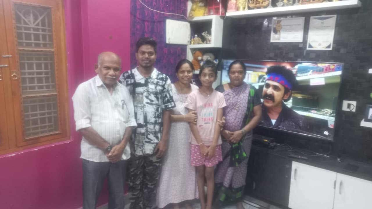 30 साल का समय... 1200 KM का सफर, द‍िल छू लेगी दोस्‍ती में उधार और वादा न‍िभाने की ये कहानी