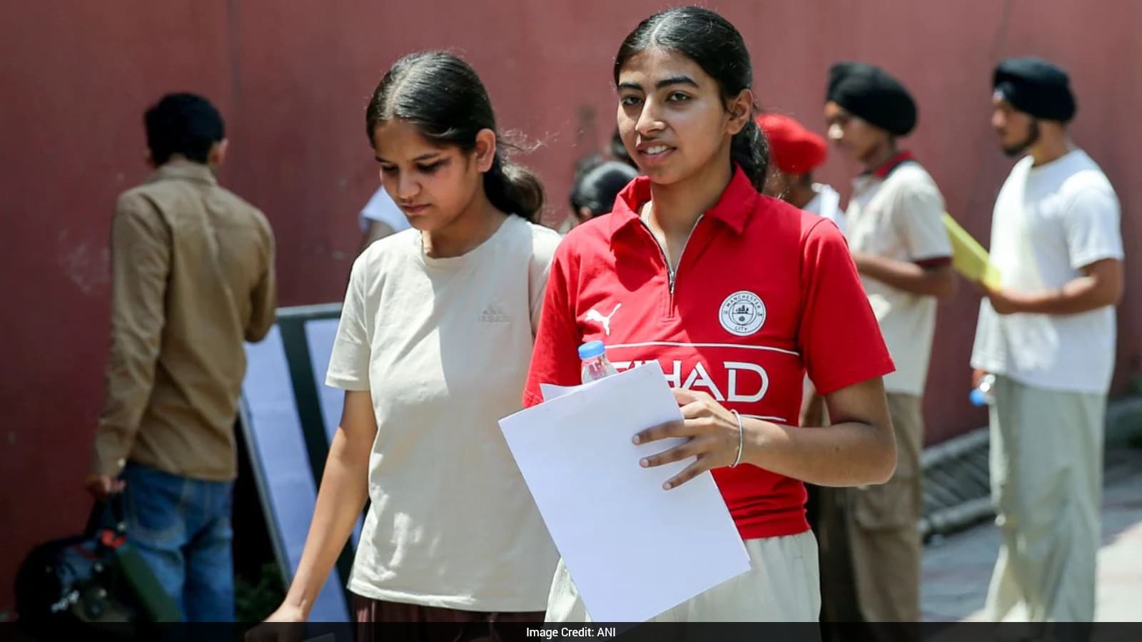 Maharashtra Student Challenges NEET 2026 Result Discrepancy