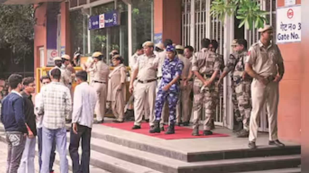 दिल्ली मेट्रो ने राजीव चौक, मंडी हाउस और केंद्रीय सचिवालय स्टेशन को फिर से खोला गया