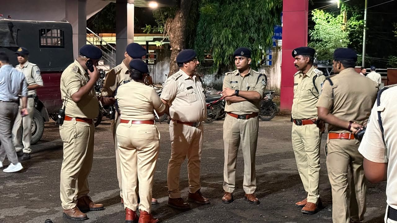 भोपाल में 200 पुलिसकर्मियों का बड़ा एक्शन; 40 घरों पर एक साथ रेड, तहखानों से मिला गांजा-चरस का जखीरा