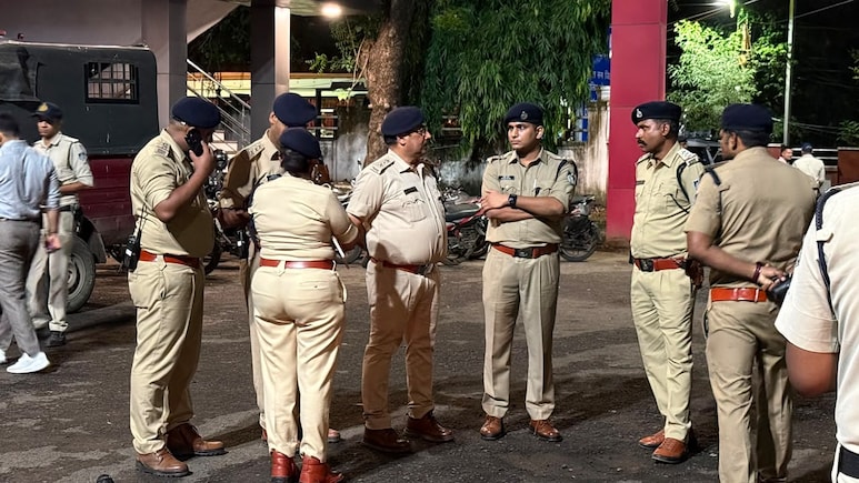 भोपाल में 200 पुलिसकर्मियों का बड़ा एक्शन; 40 घरों पर एक साथ रेड, तहखानों से मिला गांजा-चरस का जखीरा