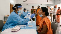कोलकाता में बढ़ रहे कोविड केस, डॉक्टरों ने बताया इस बार मरीजों में क्या दिख रहा है अलग