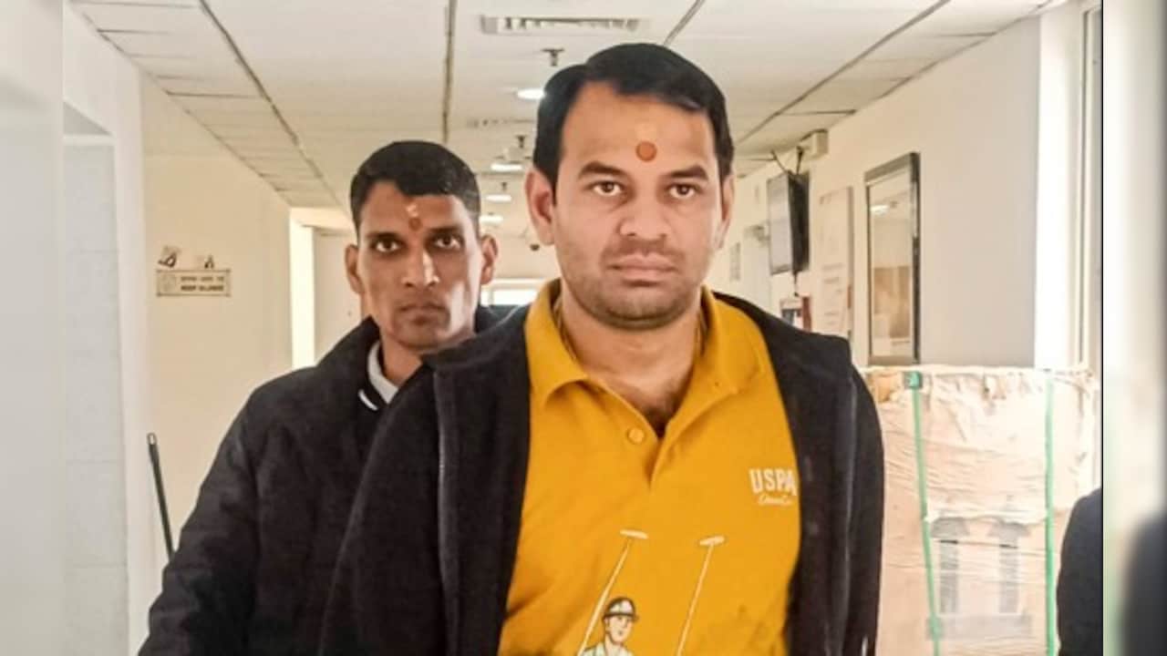तेज प्रताप यादव पर पुलिसकर्मी की हत्या के प्रयास का मामला दर्ज, हो सकती है 10 साल की सजा