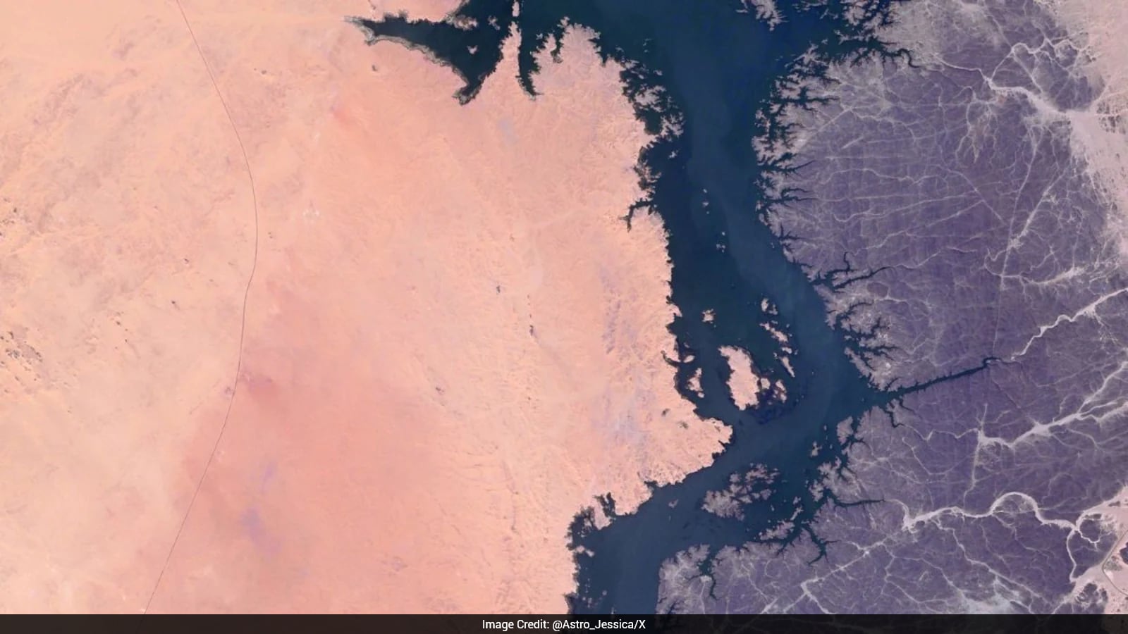 Astronaut Shares Stunning Nile River Photos from Space