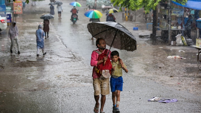 Delhi Rains: Waterlogging, Traffic Reported At Several Places, IMD Issues Orange Alert For Heavy Showers
