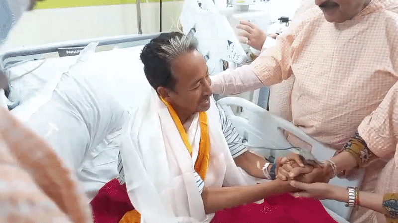 सोनम वांगचुक ने 27वें दिन तोड़ी भूख हड़ताल, नड्डा और जितेंद्र सिंह ने अस्पताल पहुंचकर तुड़वाया अनशन