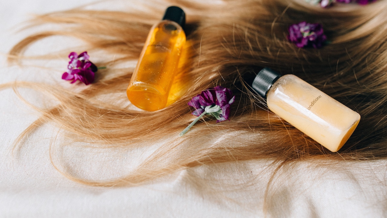 Why Your Hair Feels Dry After Conditioning And What You May Be Doing Wrong Why Your Hair Feels Dry After Conditioning And What You May Be Doing Wrong
