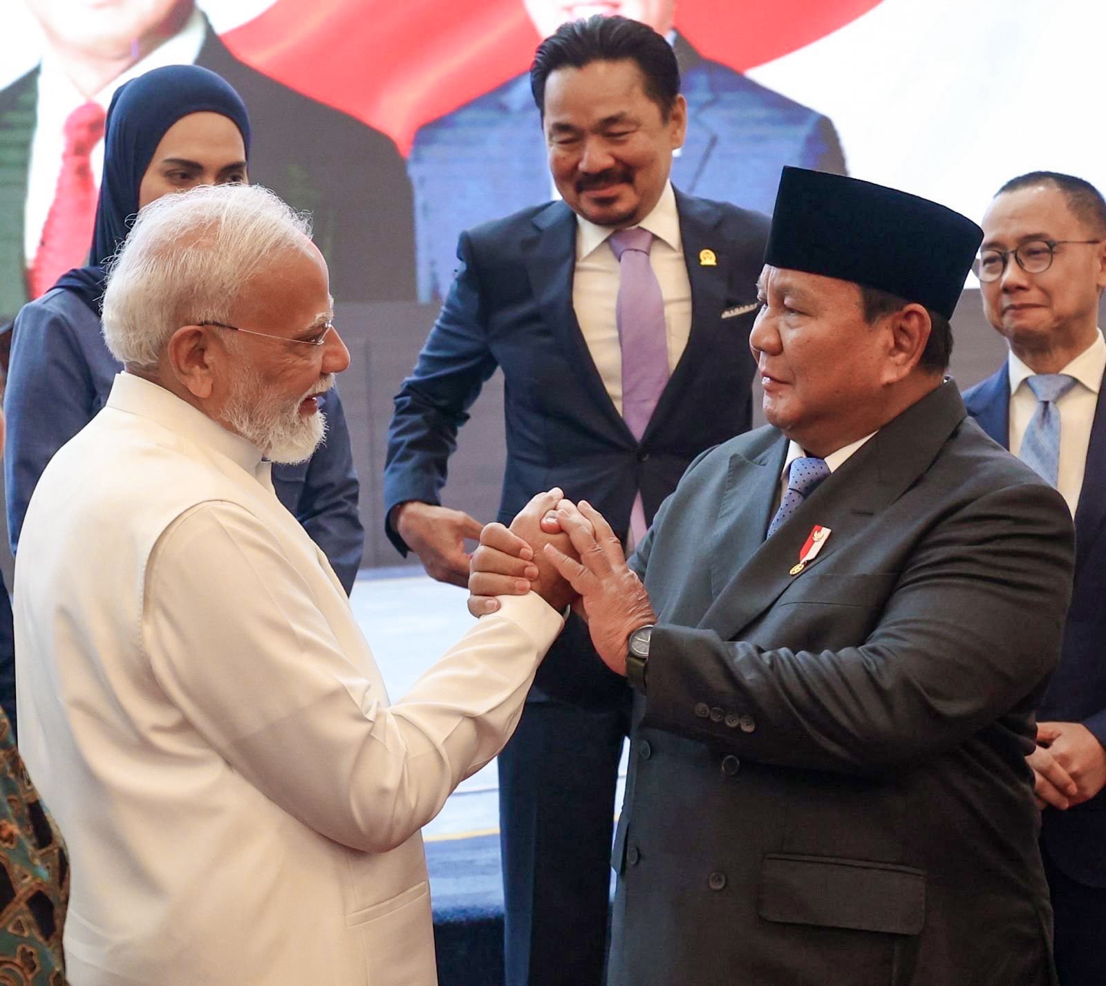 Jakarta Prime Minister Narendra Modi with Indonesian President Prabowo Subianto at the Indonesian Parliament in Jakarta Jakarta Prime Minister Narendra Modi with Indonesian President Prabowo Subianto at the Indonesian Parliament in Jakarta