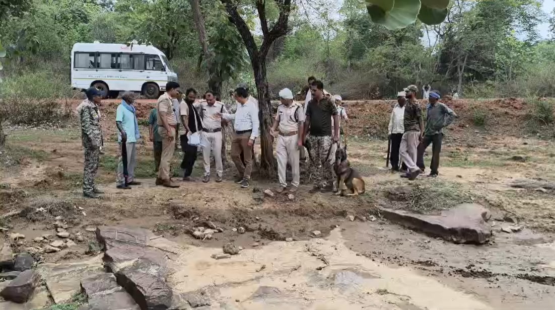 Tiger Poaching Case: सर्च टीम Tiger Poaching Case: सर्च टीम